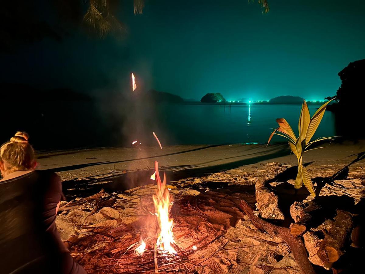 Hotel Wild Pasir Panjang Pulau Tuba Exterior foto